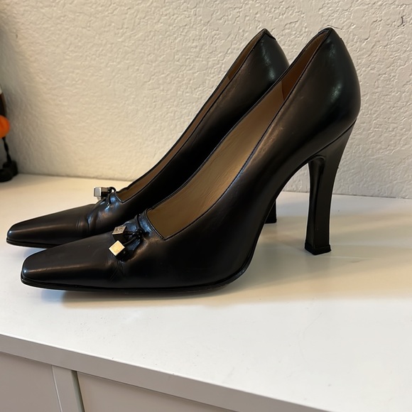 Vintage Louis Vuitton patent leather heels! - Picture 5 of 8